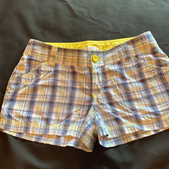 Set of Two Pairs of Plaid Shorts - Picture 8 of 9